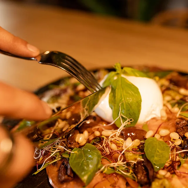 Neroli Cocktail Restaurant ensalada